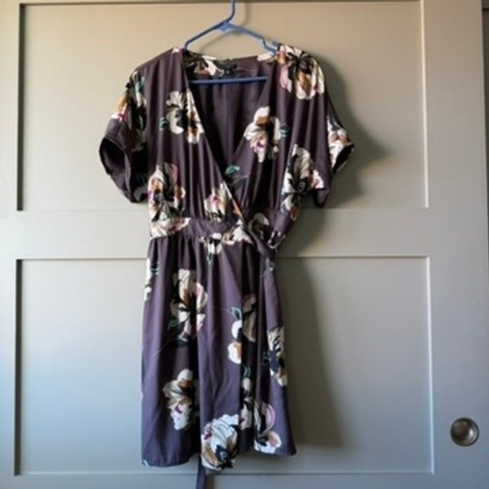 Ann Taylor Petite Wrap Dress Women SP Purple Floral Short Sleeve V-Neck Career